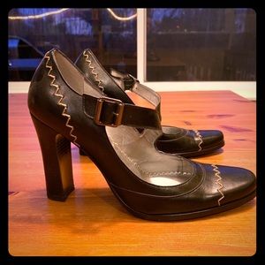 BCBG leather Black platform pumps